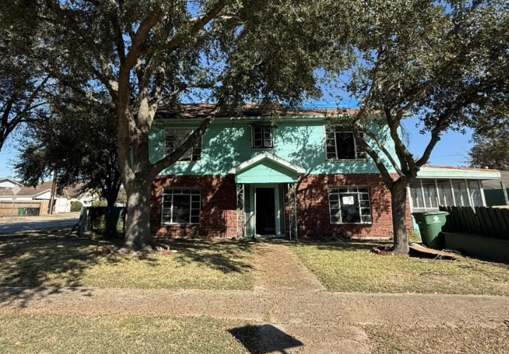 Full Rehab on This Pool Home in 77004, Houston